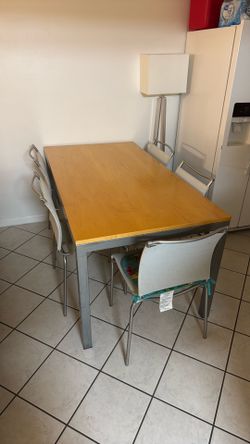 Mesa de comedor con sillas - dinner table w chairs