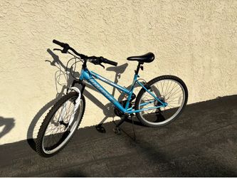 Huffy Highlander 24” girl’s mountain bike