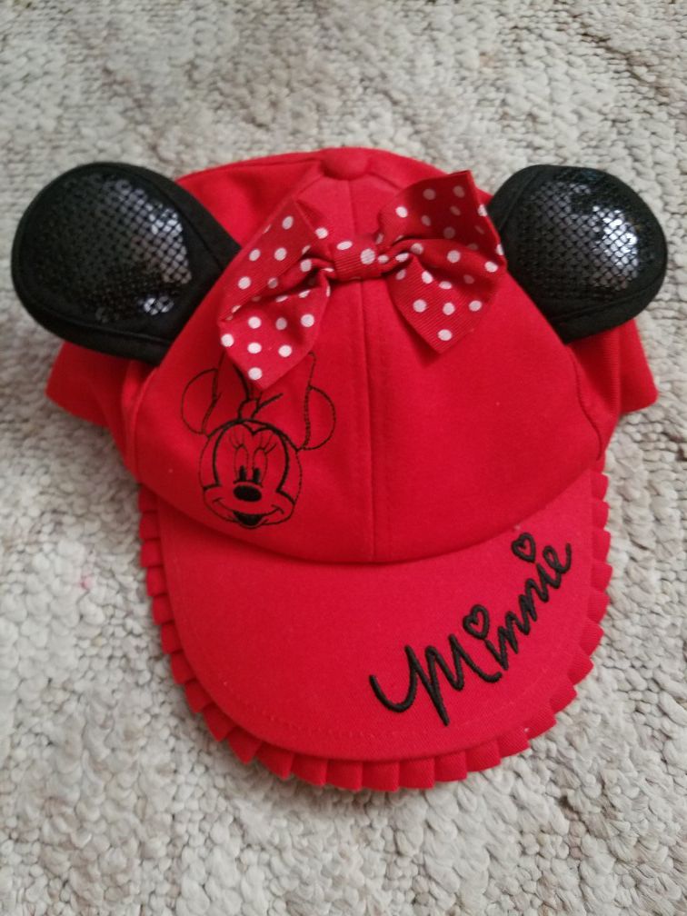 Red/black disney minnie mouse hat toddler girls size 2T with ears
