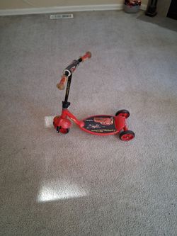 Disney Cars Lightning McQueen Kids Scooter