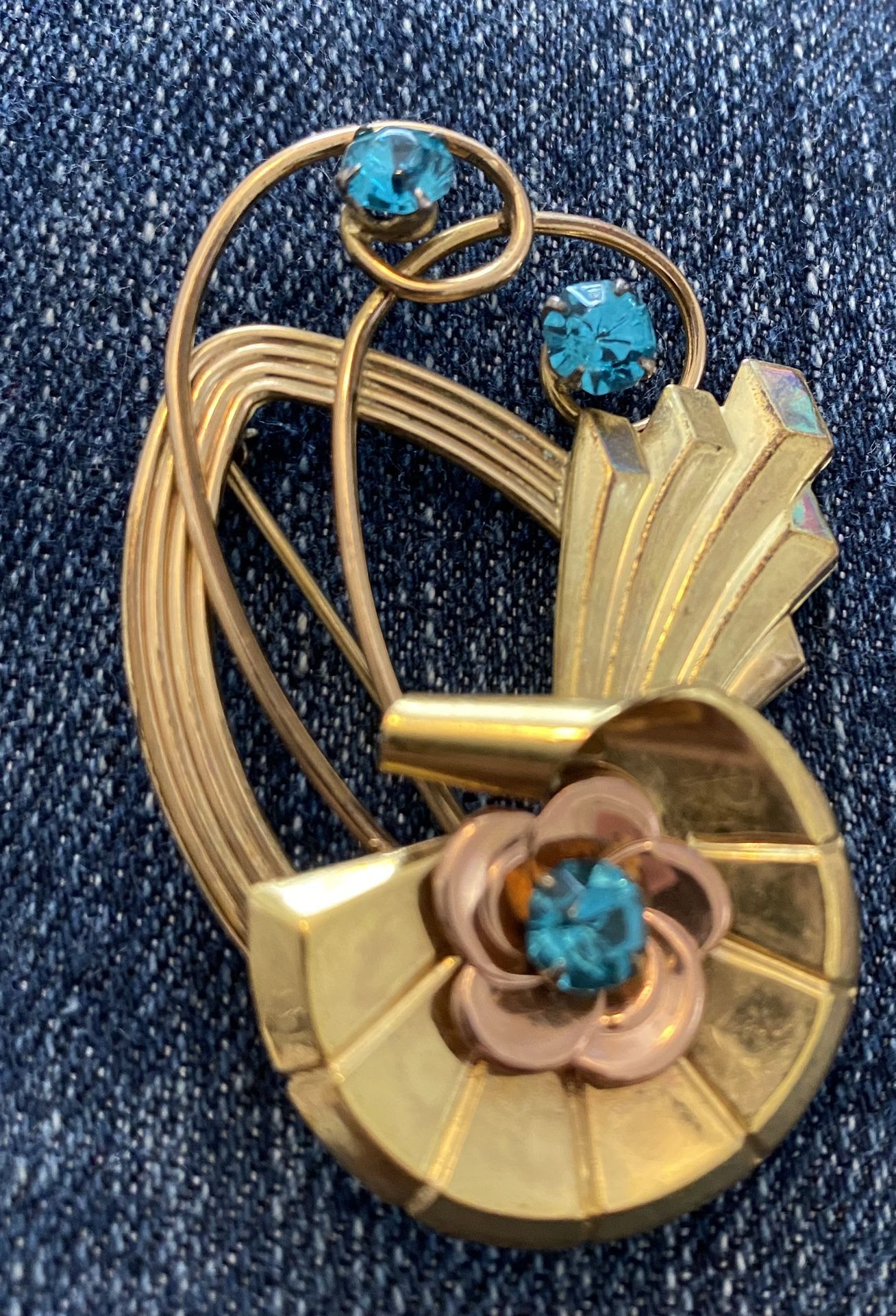 Harry Iskin. Signed Brooch 