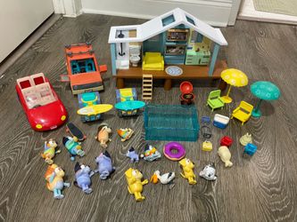 Bluey Beach, Pool, and Jeep Play Sets