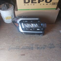 2022-2024 Ford Expedición Headlight Full LED RH OEM 
