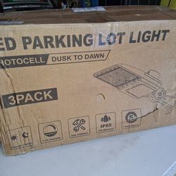 Brand new let parking lot lights set of three brand new 175 firm