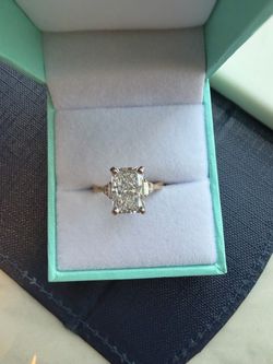 2.75 cttw lab grown diamond ring