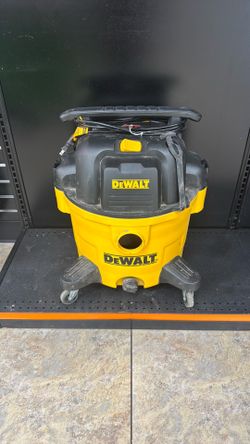 DEWALT WET/DRY VACUUM