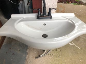 Delta sink faucet