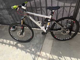 Mountain bike Focus super bud full suspension