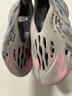 Yeezys foam runners 4Y 6-6.5w