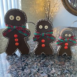 GINGERBREAD MAN SET OF 3 UNIQUE WOODEN CHRISTMAS SET