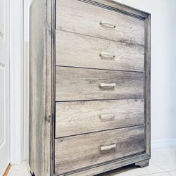 Dresser 5 Drawer Chest Armoire Rooms To Go