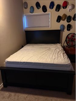 Set completo, dos coquetas, cama y su matrix