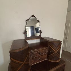 Antique Vanity Dresser