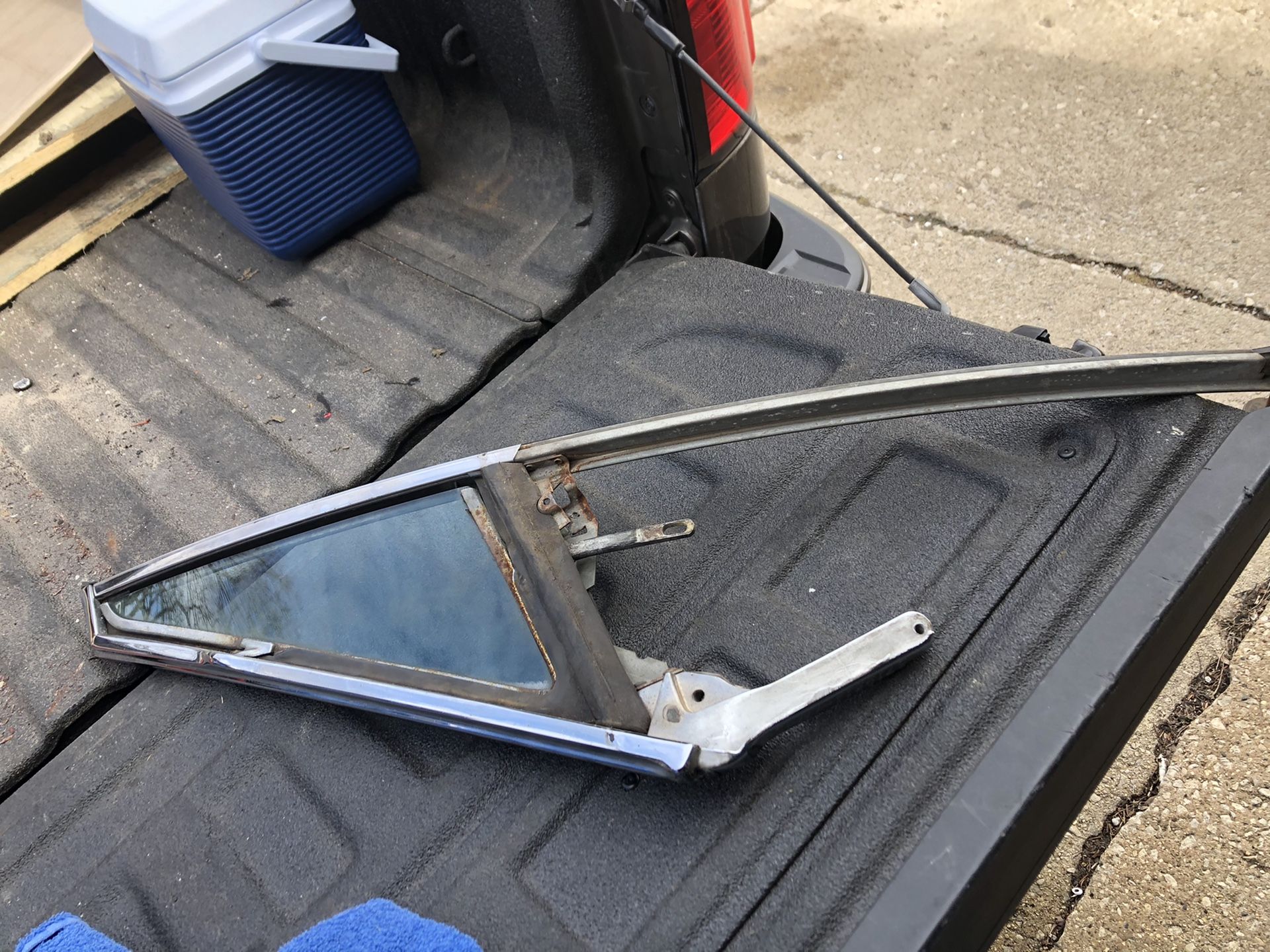 1963 impala driver side vent window 2dr coupe