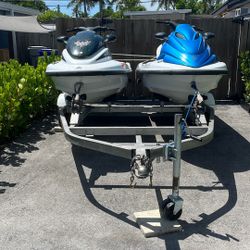 Two Yamaha Two-Stroke Jet Is 800 04 And 05 A Lot Of Work Done Two New Batteries Don’t Have Time To Fix Not Running