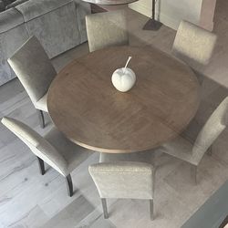 Dinning table + 6 chairs