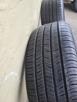 2 17in tires / 2 llantas 17 [215/55/17]
