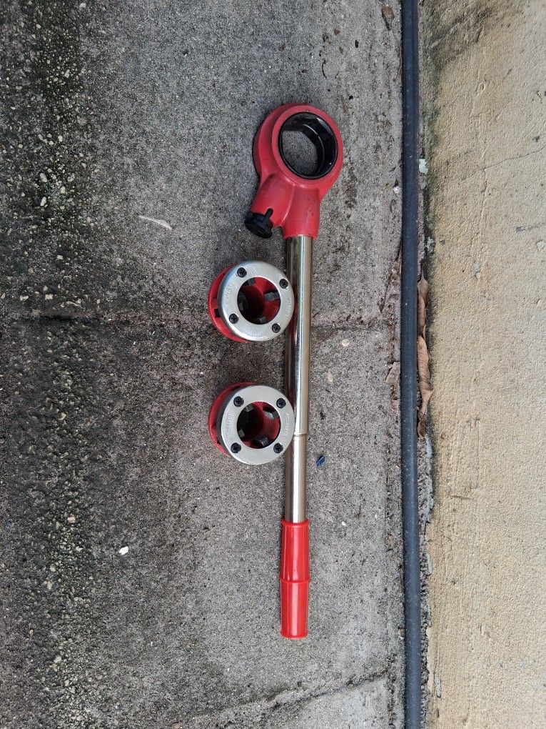 YES, Items Is Available Ratchet Pipe Threader