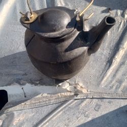Cash Iron Kettle 