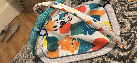 Little Einsteins tummy time mat