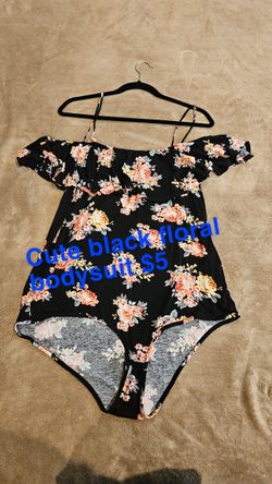 Cute Black Floral Bodysuit $5 1xl