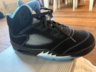 Air Jordan 5 Retro 'Black Carolina / UNC' 2026 10