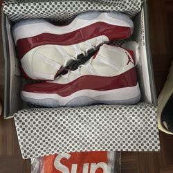 Jordan Retro 11 Cherry And Supreme Socks 