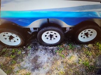 Like new condition 2016 triple axle trailer