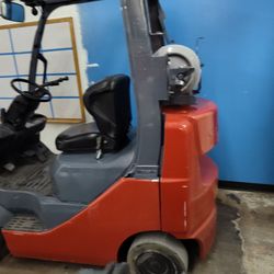 Forklift