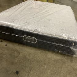 Simmons Beautyrest Queen Luxury Firm Mattress
