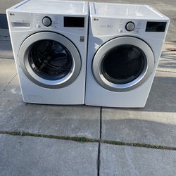 Nice Newer LG Washer/Dryer (Electric Dryer + Stackable) 30 day warranty
