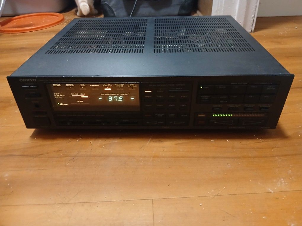 ONKYO COMPUTER COTROLLED AV TURNER AMPLIFIER