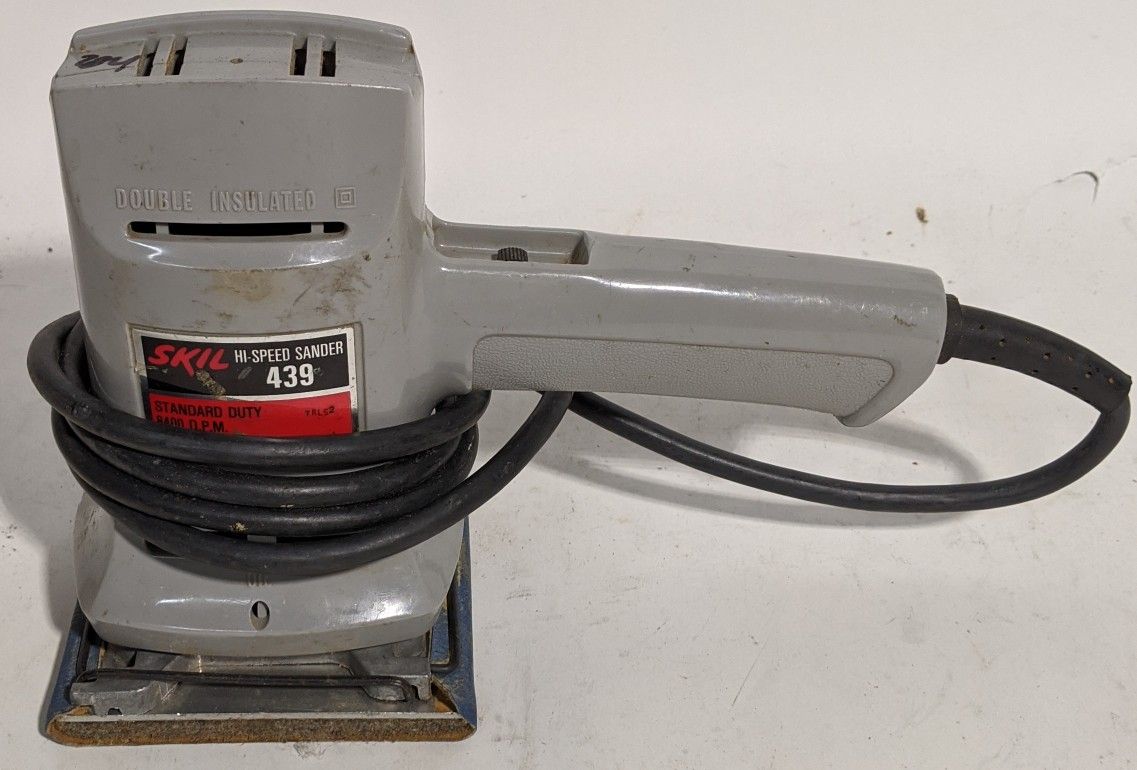 Vintage Skil corded 439 high speed 1/4 sheet sander.