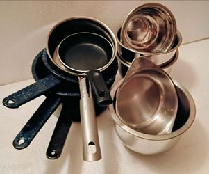 5 Small Pans & 5 Small Stainless Steel Bowls