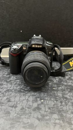 Nikon d90 $200