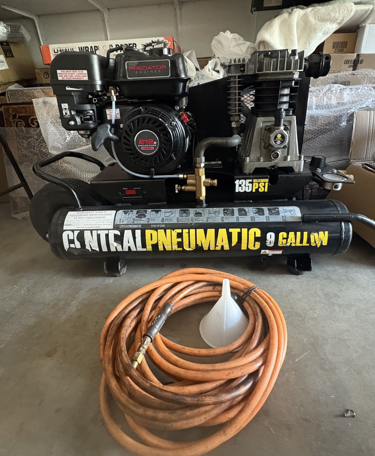 Air Compressor Central Pneumatic 9 Gallon + Hose