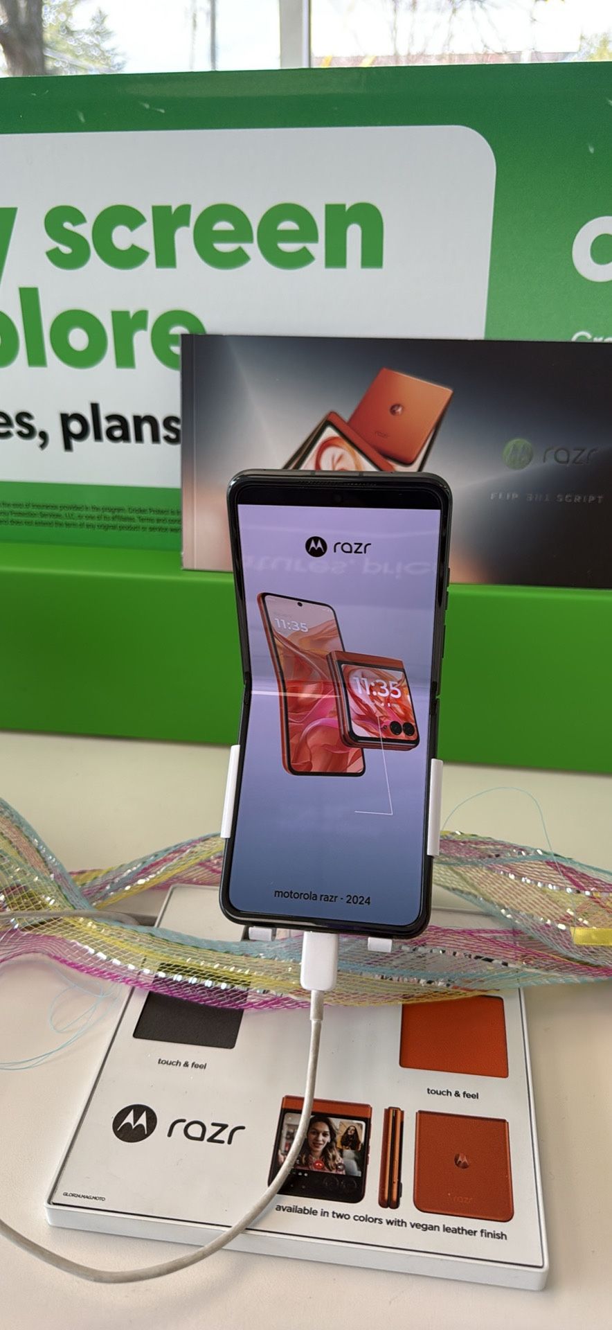 Moto Razr 2024 Only $100 At Cricket Wireless In Colonie