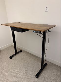 Adjustable electric standing desk