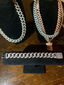 Iced out Cuban link bracelet 8in