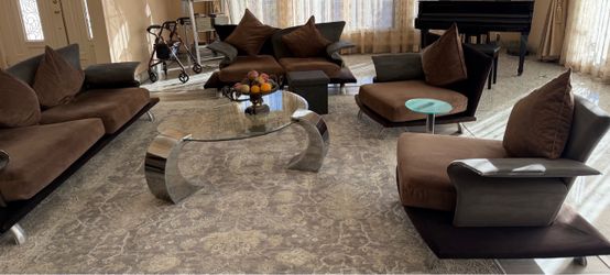 Quality USA-Made Sofa Set + 2 Chairs – Beautiful & Well Maintained