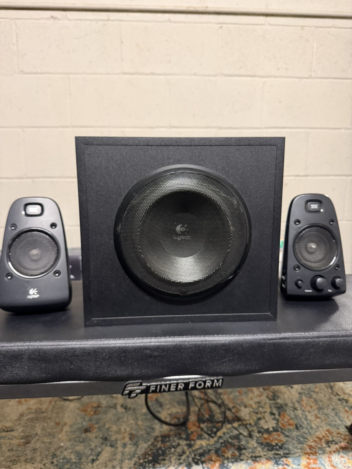 🔊 For Sale: Logitech Z623 THX-Certified 2.1 Speaker System (Subwoofer + Two Satellite Speakers)