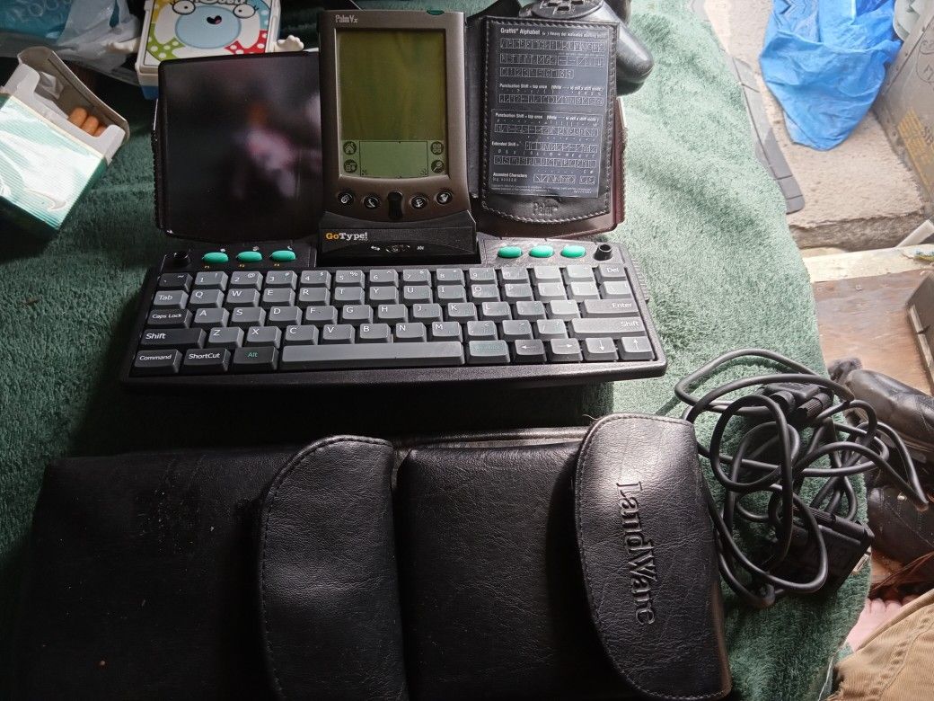 Palm Vx Palmpilot And LandWare GoType Portable Keyboard With Leather Case