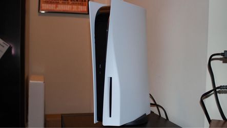 PS5 Pro included with one controller
