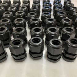 Cable Grip, Hummel Brand, 1/2”.  69 Pieces.   