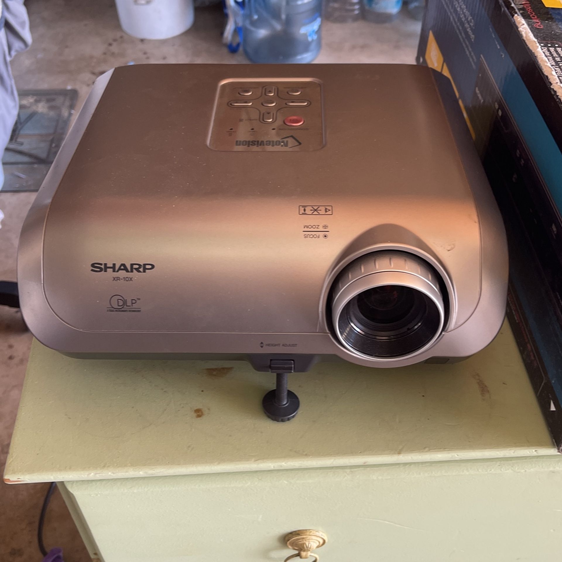 Projector - Sharp XR-10x Notevision