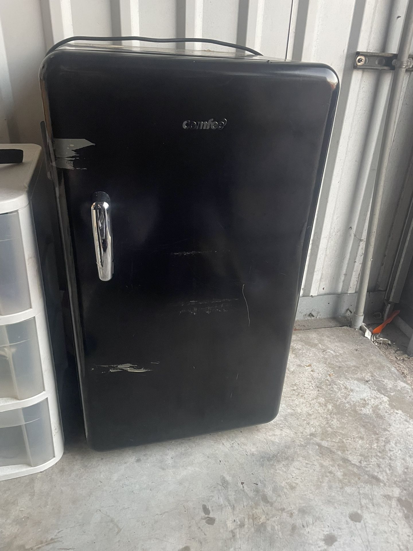 “Comfee” Mini Fridge