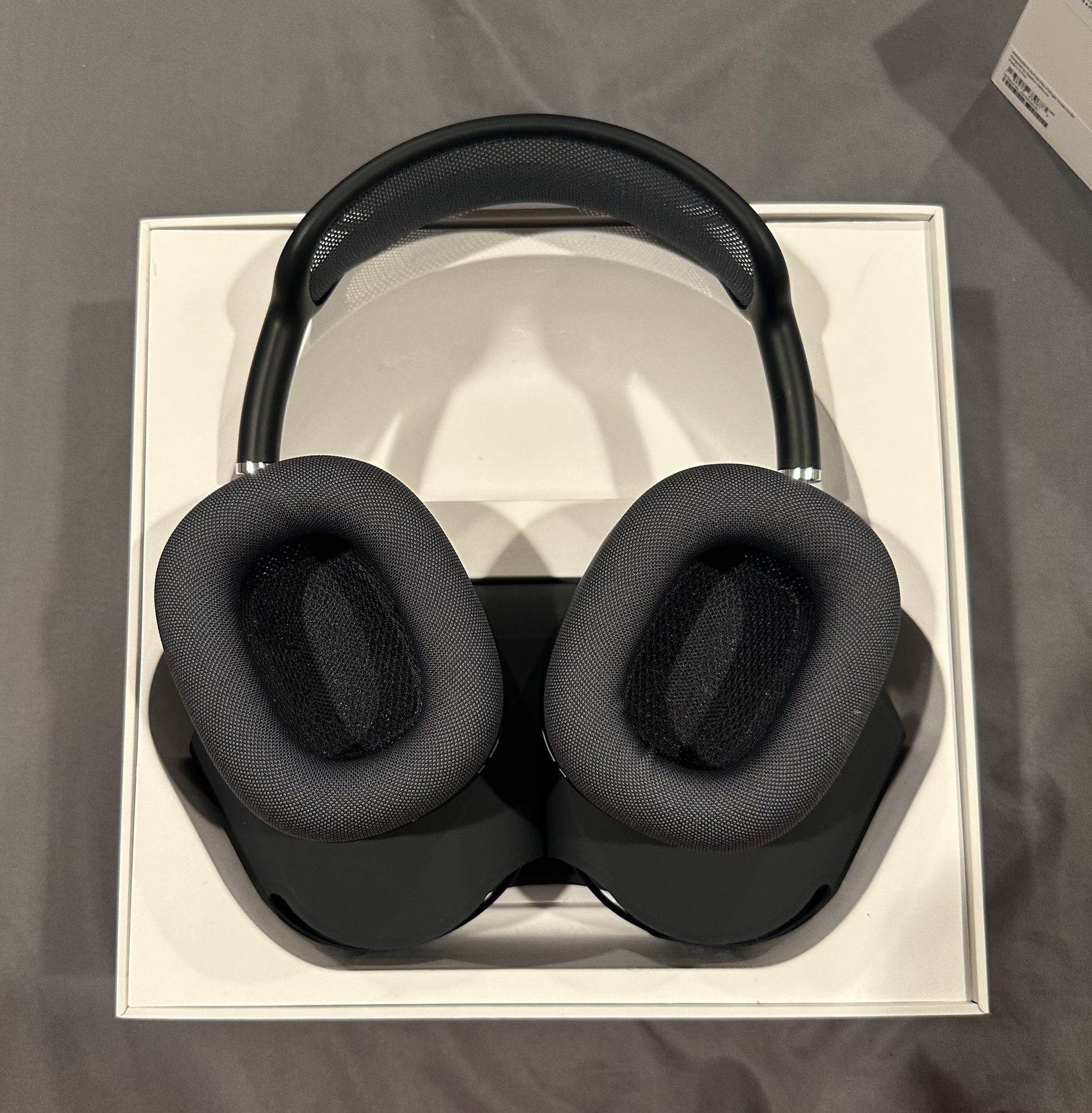 AirPods Max Midnight
