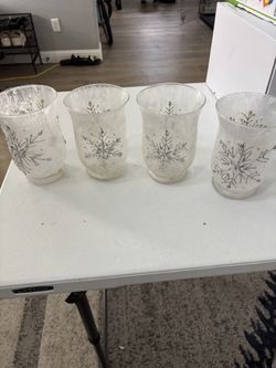 Set Of 4 Snowflake Glass Candle Holders