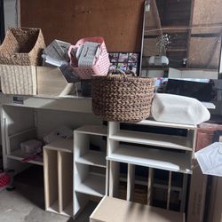 Shelves And Baskets 