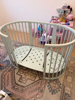Stokke Sleepi Crib with Bassinet converter
